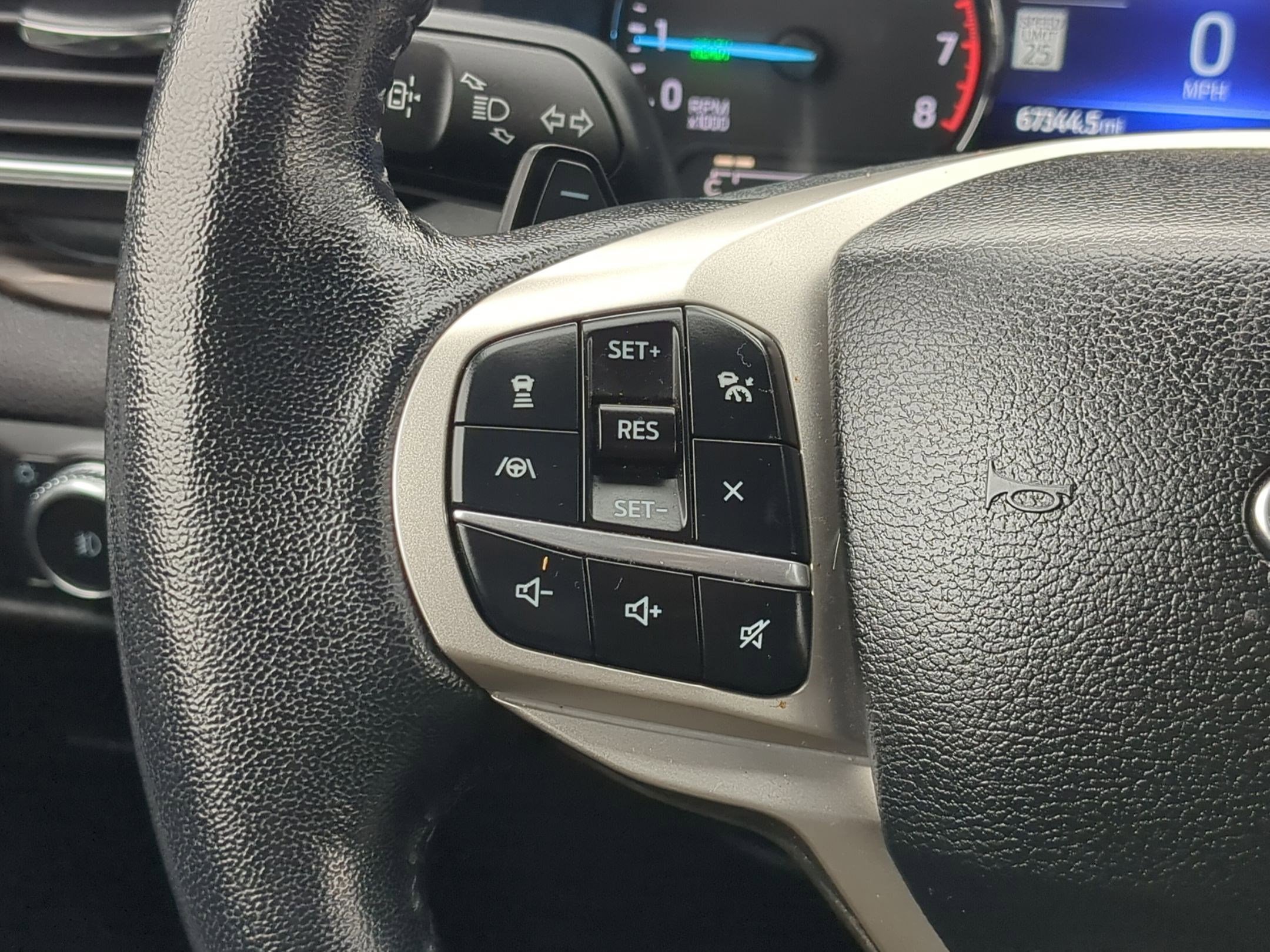 Used 2021 Ford Explorer Limited w/ Hybrid Equipment Group 310A image 19