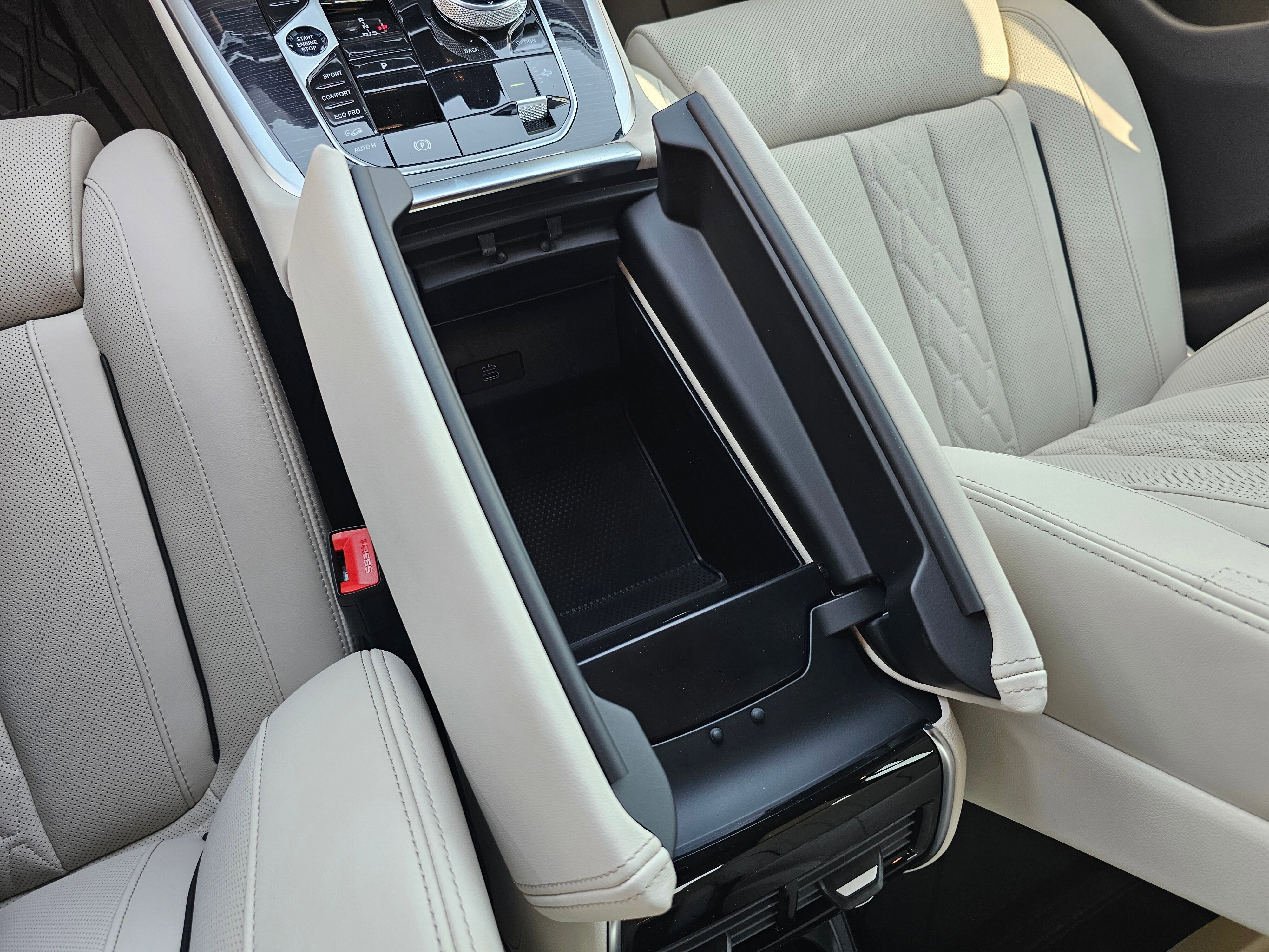 New 2026 BMW X7 M60i image 24