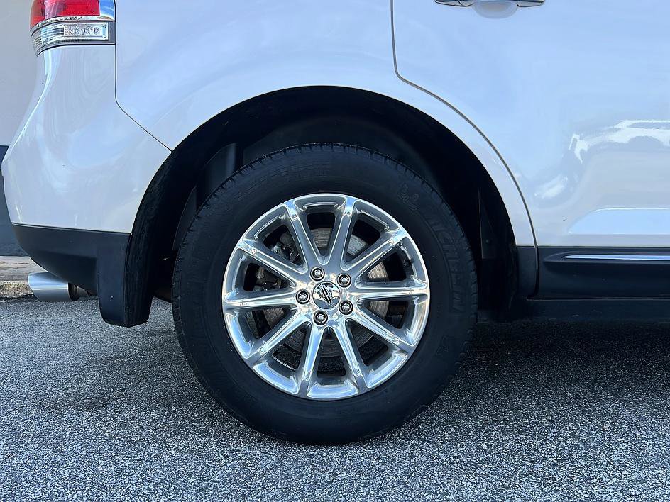 Used 2015 Lincoln MKX FWD w/ Equipment Group 102A image 23