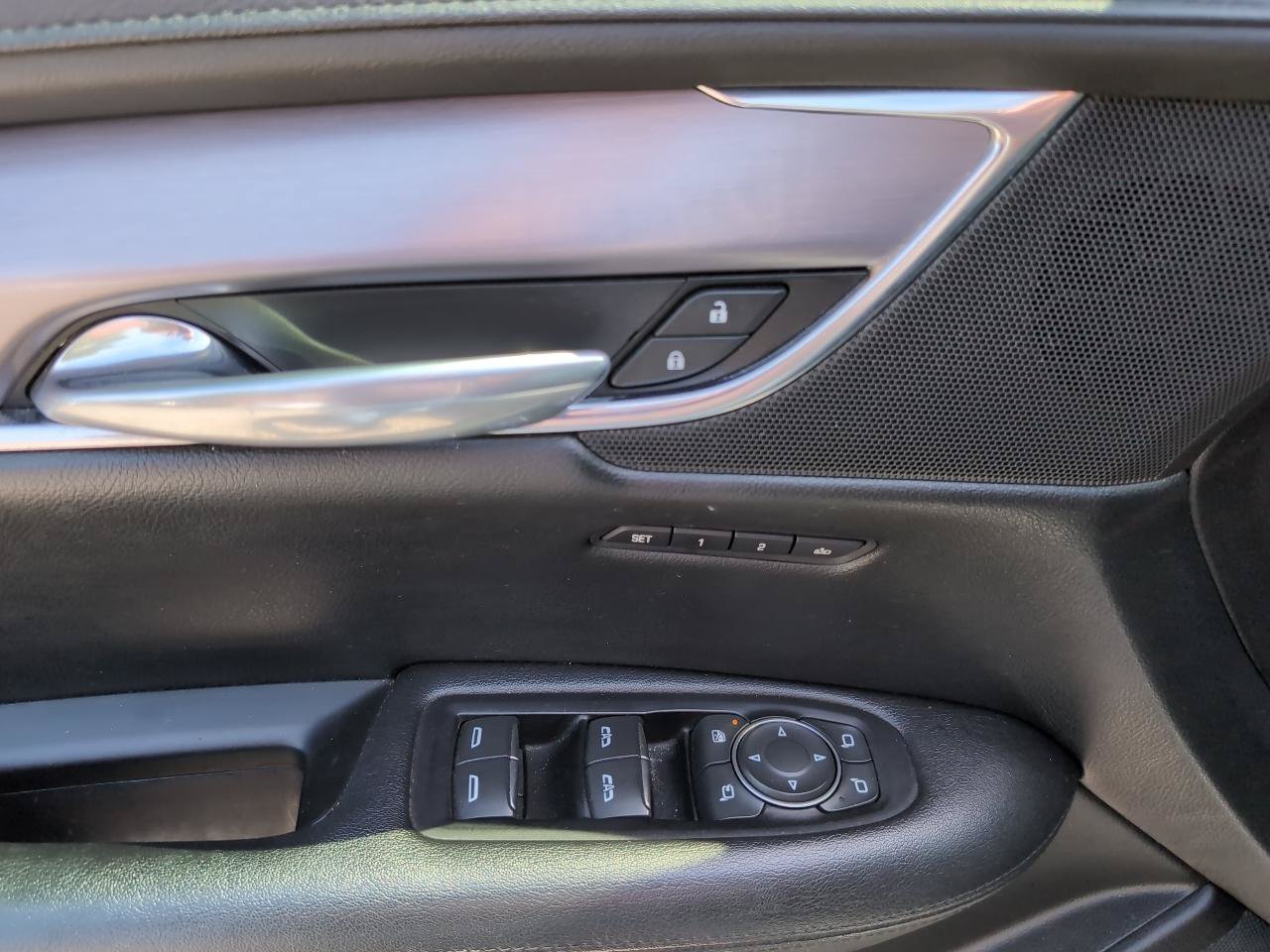 Used 2017 Cadillac XT5 Luxury AWD/4WD image 12
