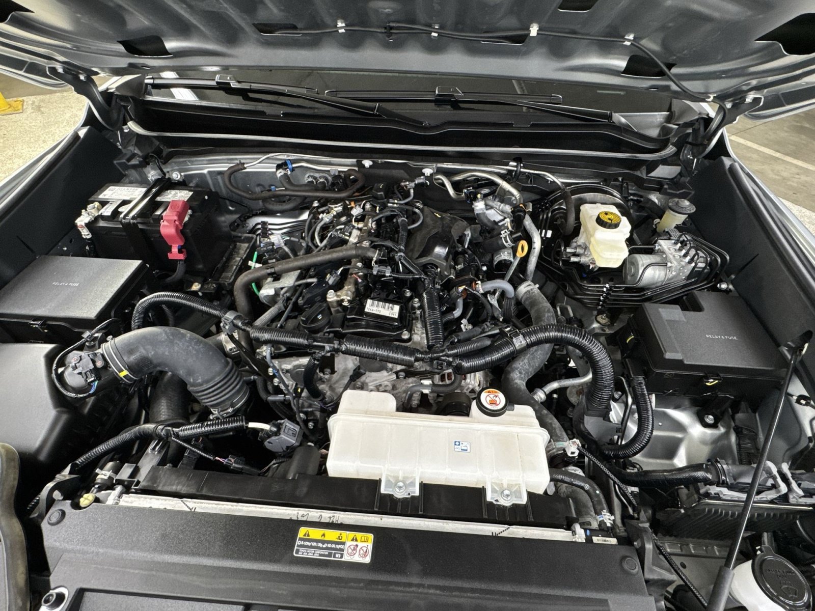 Used 2024 Toyota Tacoma SR AWD/4WD image 40