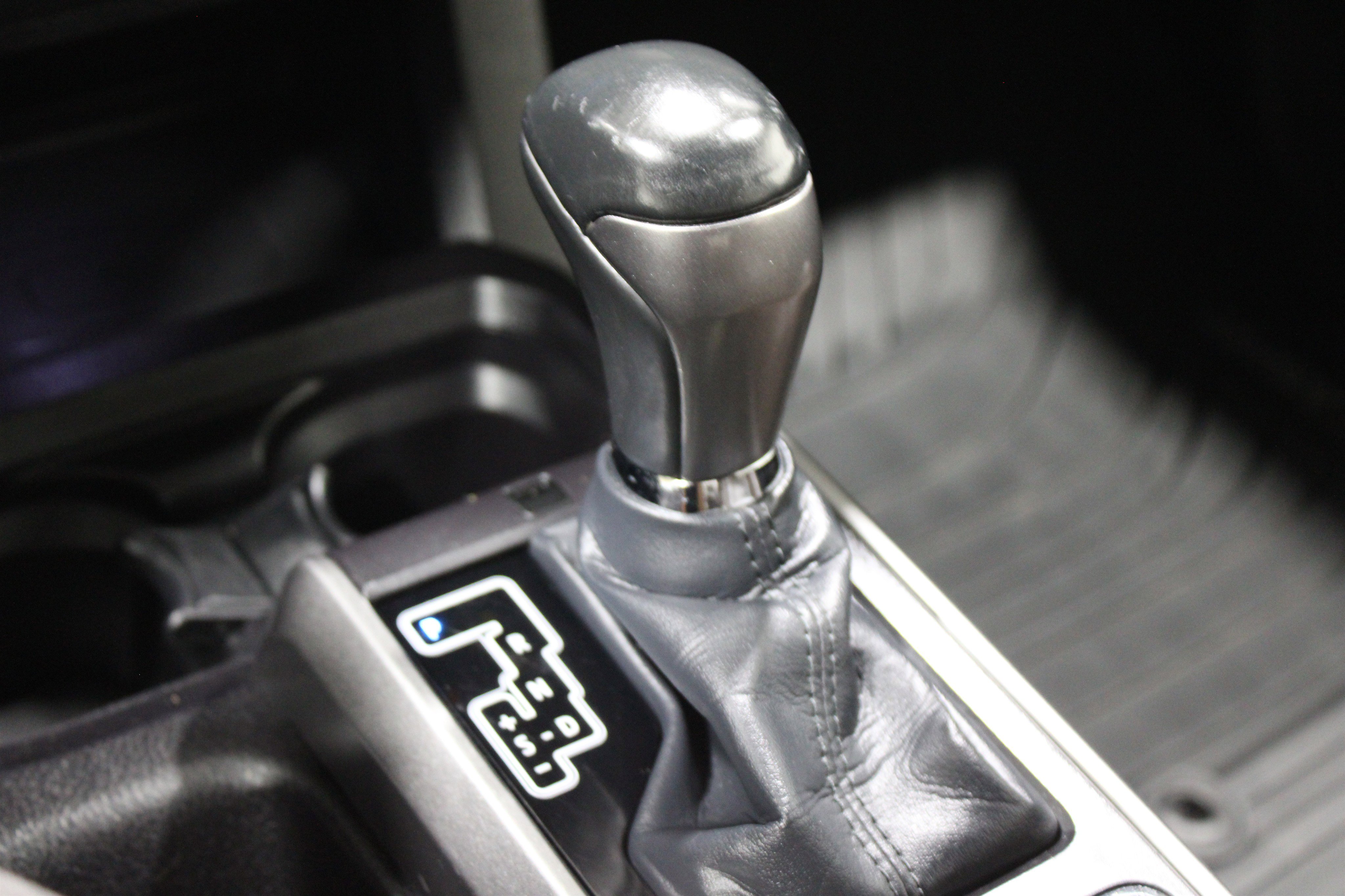 Used 2016 Toyota Tacoma Limited image 25