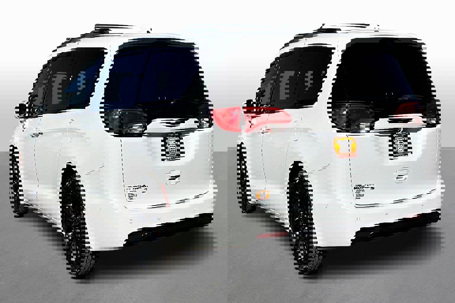 Used 2020 Chrysler Pacifica Touring-L w/ Advanced Safetytec Group image 11