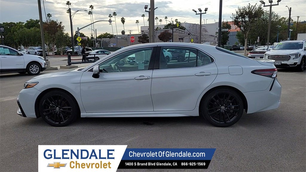 Used 2023 Toyota Camry XSE image 5