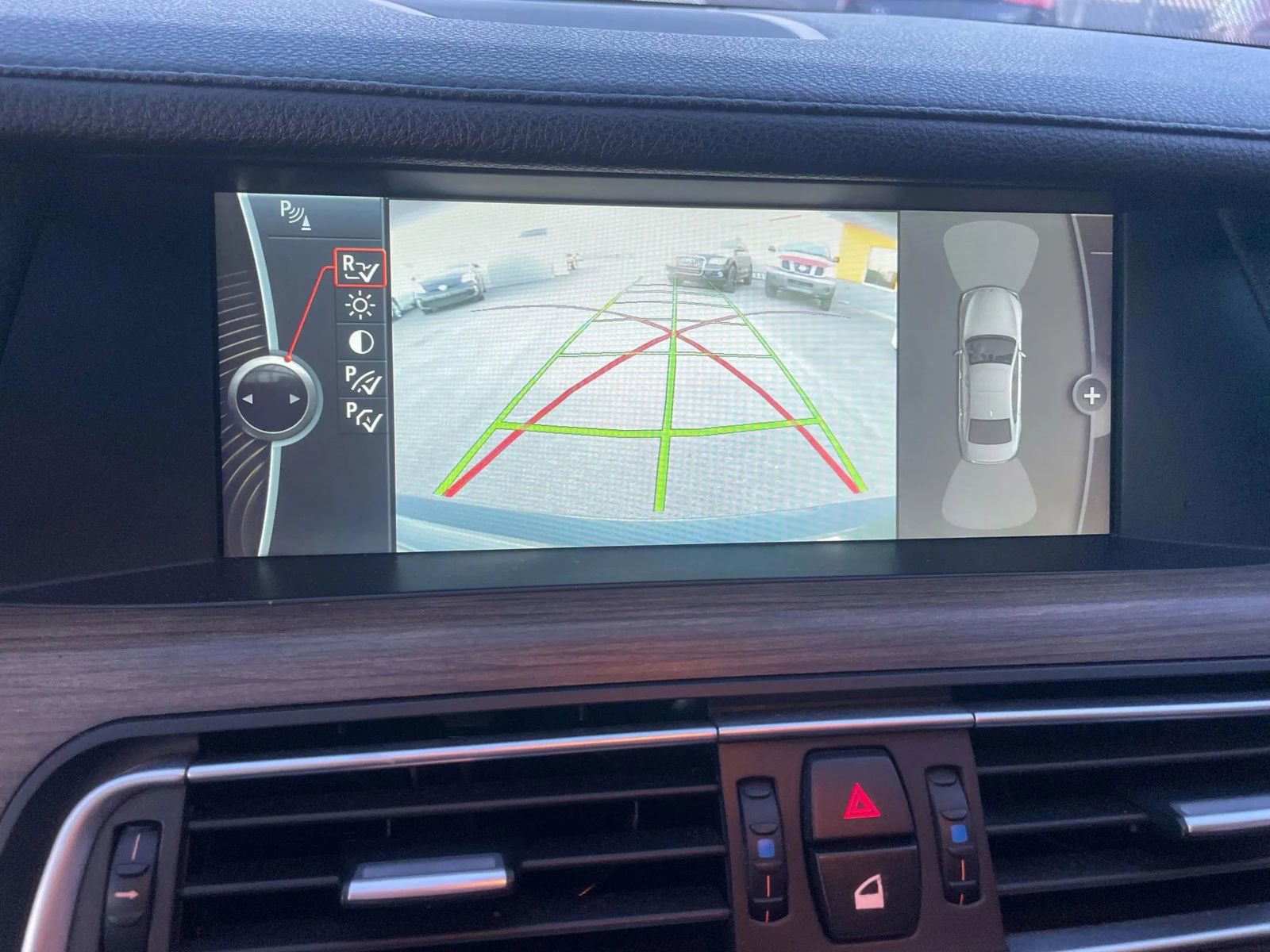 Used 2012 BMW 750i image 10