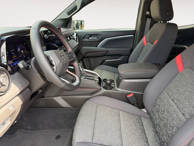 Used 2025 Chevrolet Colorado Z71 w/ Technology Package image 9