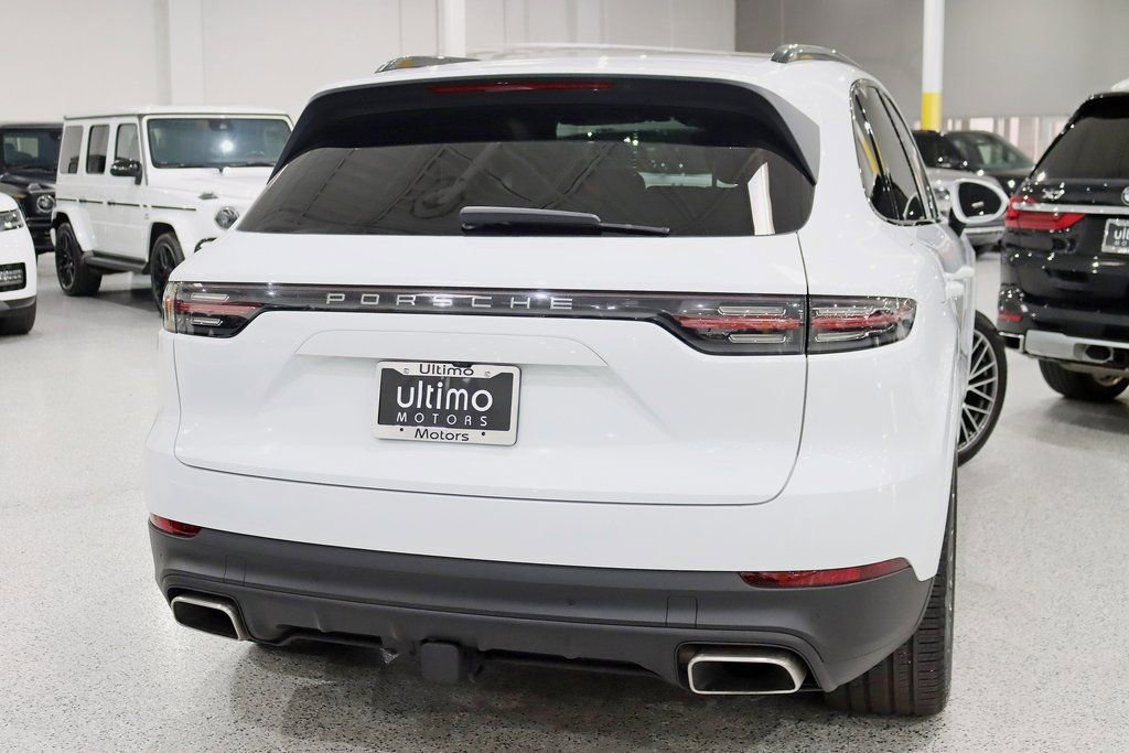 Used 2022 Porsche Cayenne Platinum Edition image 13