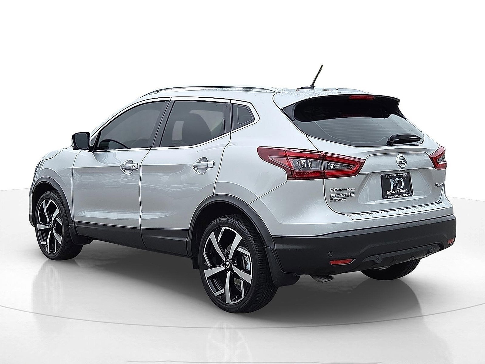 Used 2022 Nissan Rogue Sport SL w/ Premium Package image 4