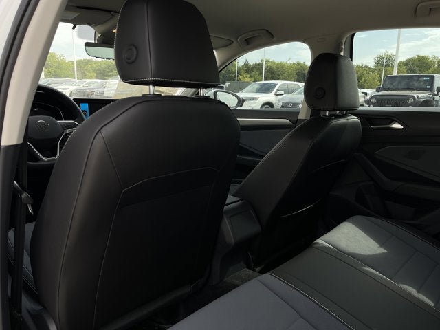 New 2025 Volkswagen Jetta SE image 31