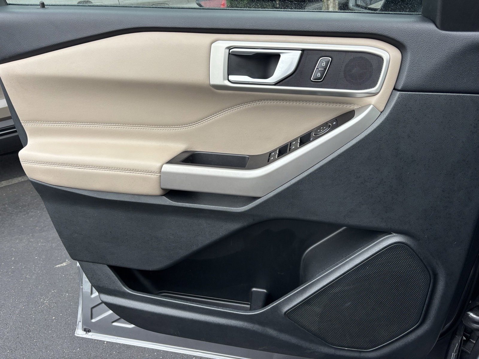 Used 2023 Ford Explorer XLT w/ Equipment Group 202A image 16