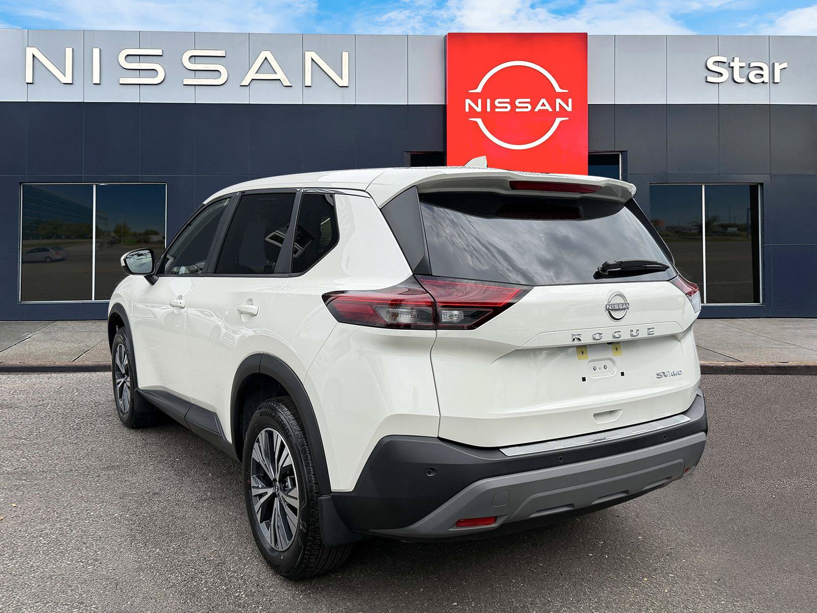 Used 2023 Nissan Rogue SV AWD/4WD image 4