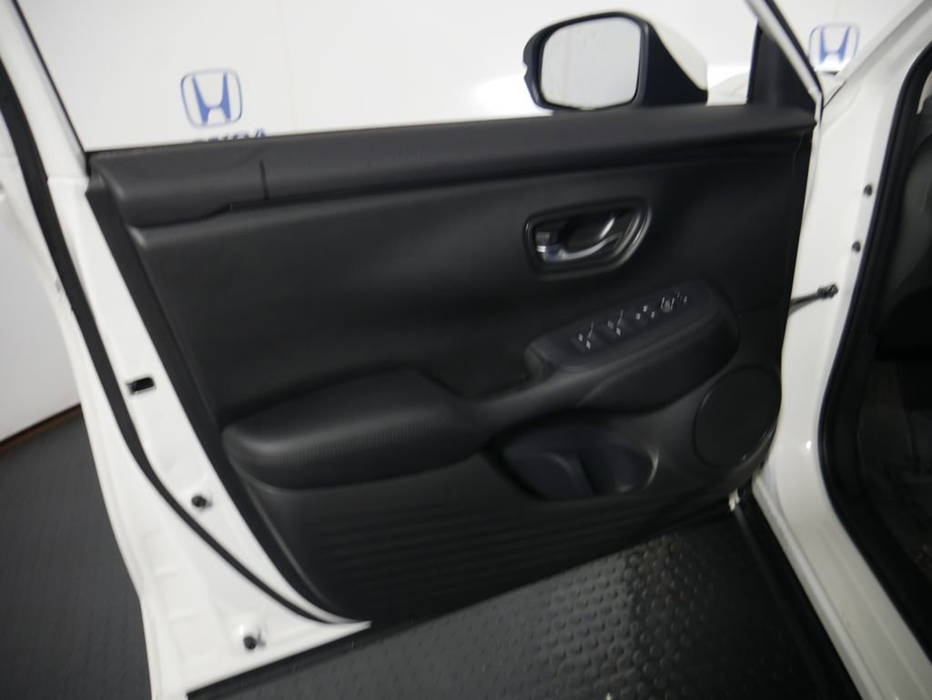Used 2023 Honda HR-V LX image 14