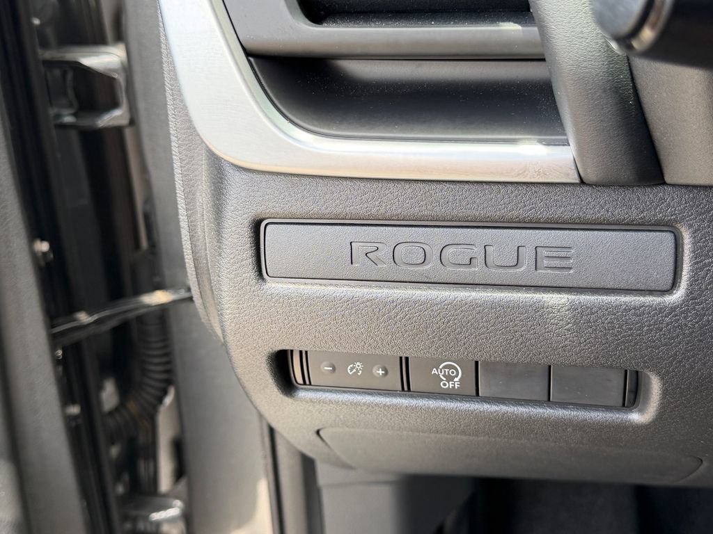 Certified 2023 Nissan Rogue S FWD image 24