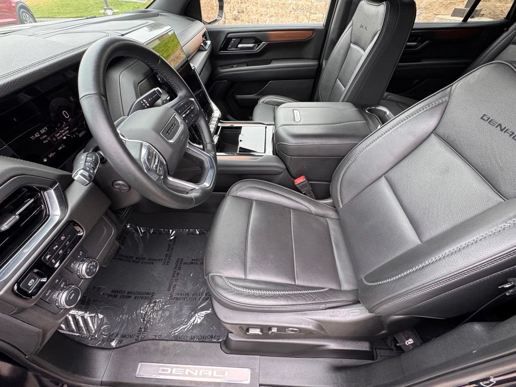 Used 2025 GMC Yukon Denali AWD/4WD image 18