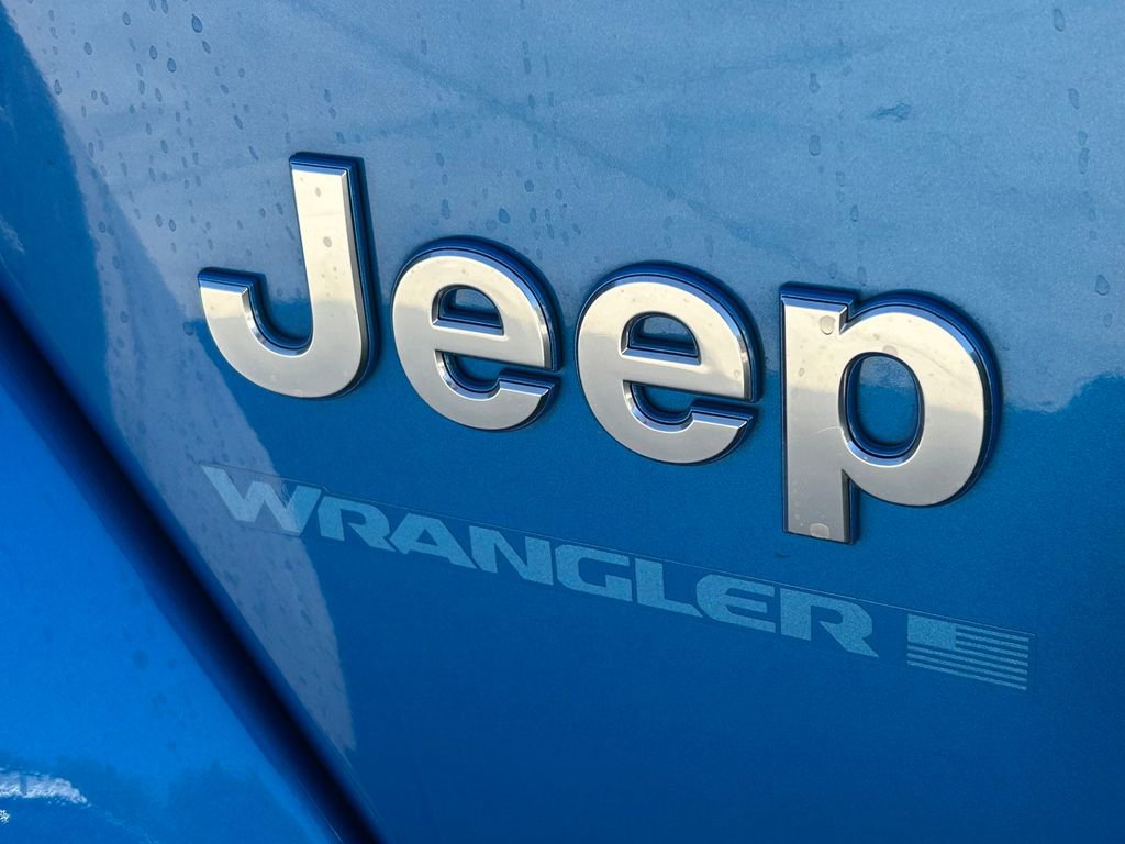 Used 2023 Jeep Wrangler Unlimited Sahara w/ Cold Weather Group image 16