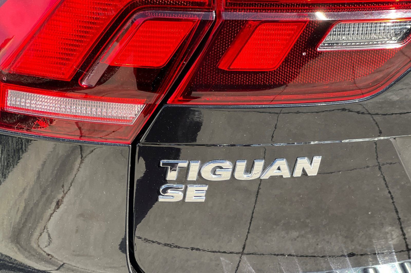 Used 2019 Volkswagen Tiguan SE w/ Panoramic Sunroof Package image 28