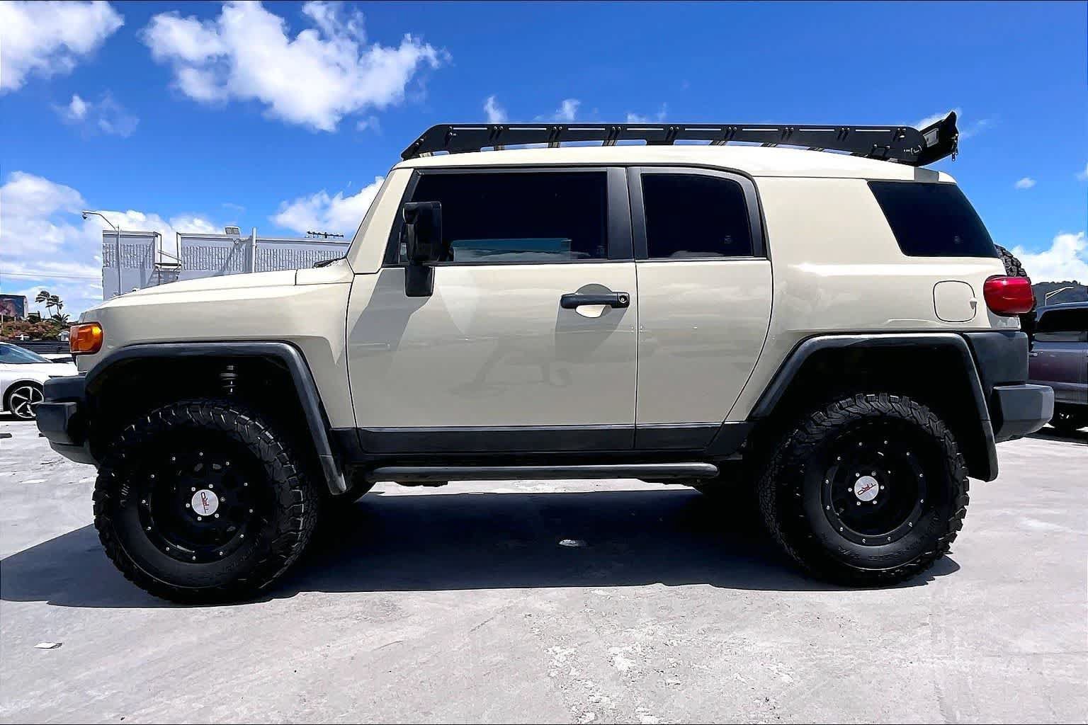 Used 2010 Toyota FJ Cruiser 4WD image 3