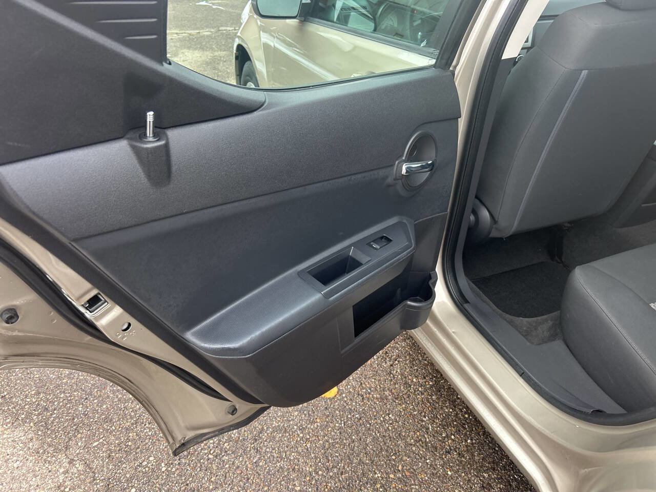 Used 2009 Dodge Avenger SE image 19