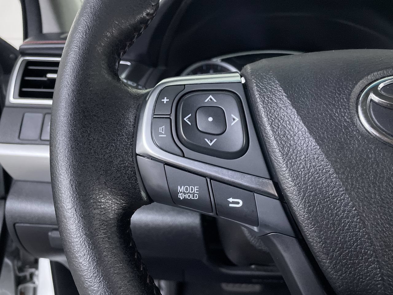 Used 2017 Toyota Camry SE FWD image 26