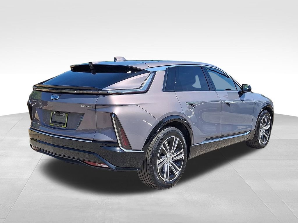 Used 2024 Cadillac Lyriq Luxury AWD/4WD image 6