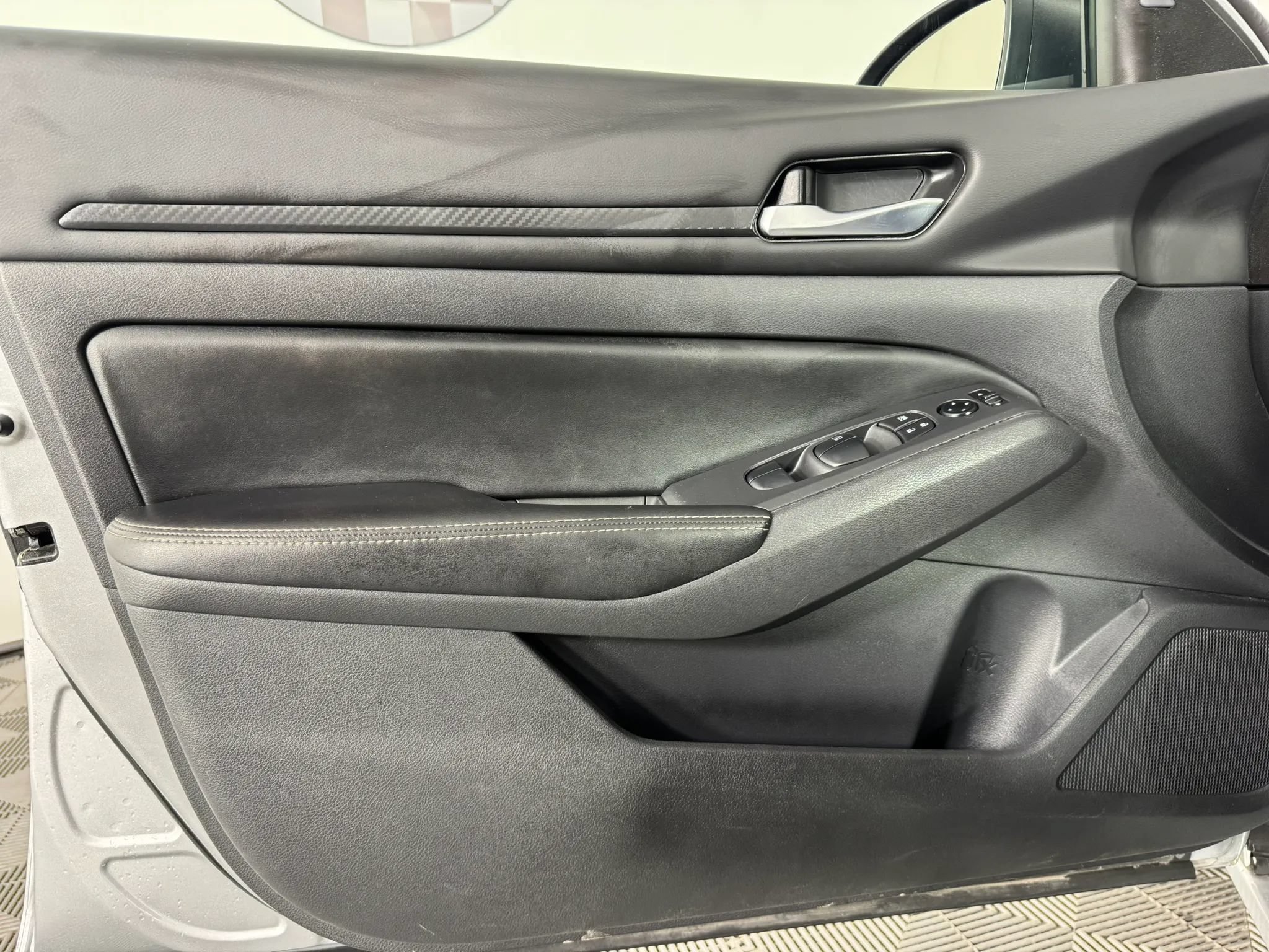 Used 2024 Nissan Altima 2.5 SV FWD image 37