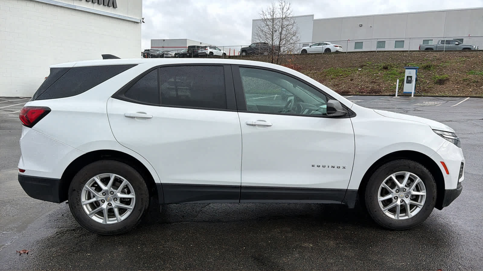 Certified 2022 Chevrolet Equinox LS w/ LS Convenience Package image 4