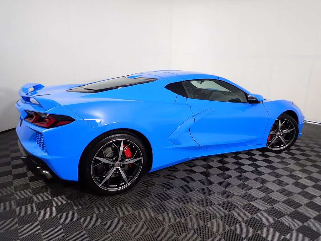 Used 2022 Chevrolet Corvette Stingray Premium Cpe w/ Z51 Performance Package RWD image 18