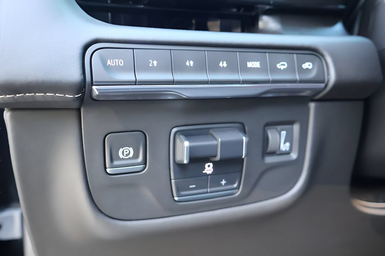 Certified 2024 Cadillac Escalade ESV Sport Platinum w/ LPO, ONYX Package AWD/4WD image 25
