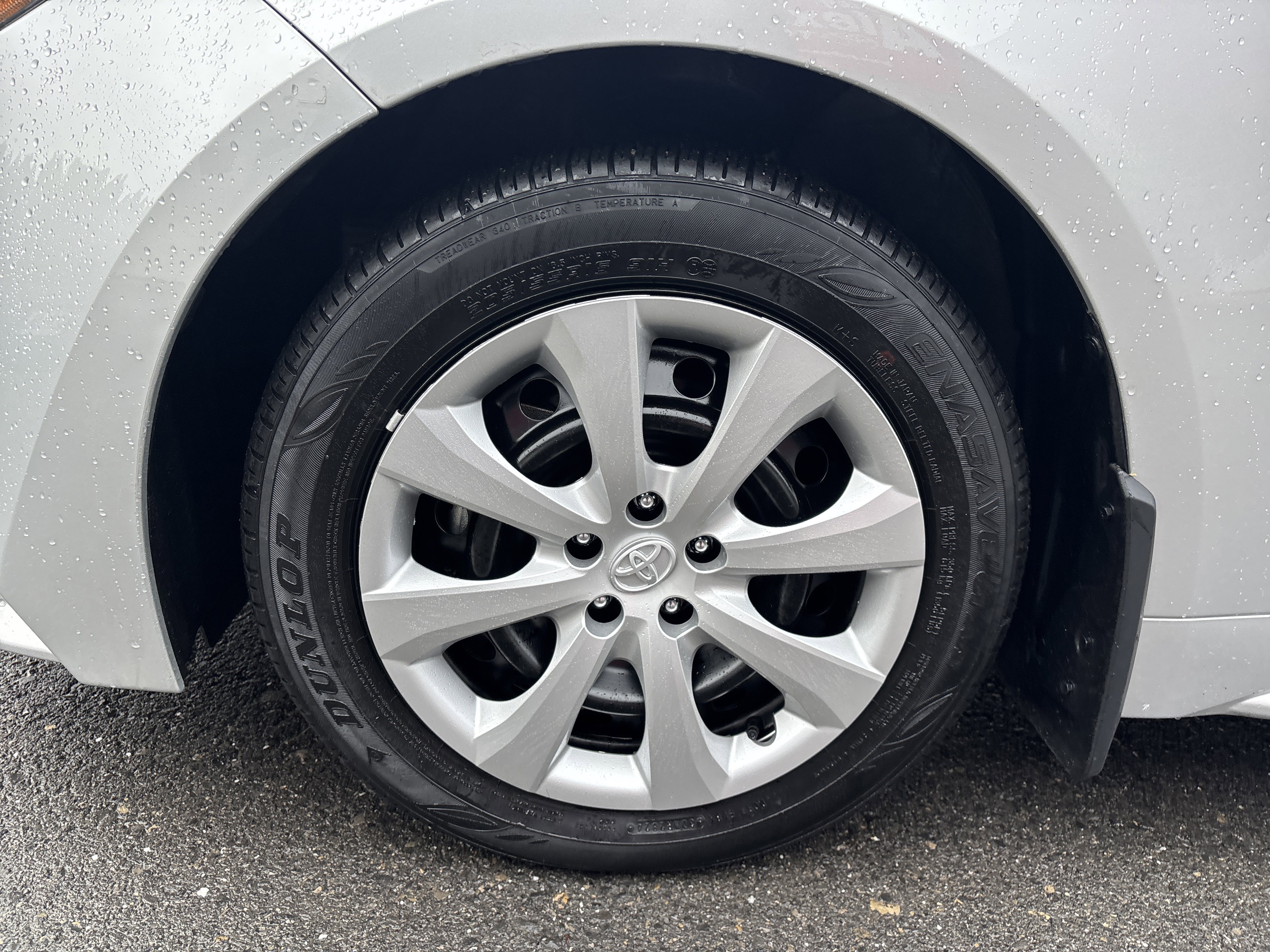 Used 2025 Toyota Corolla LE image 11