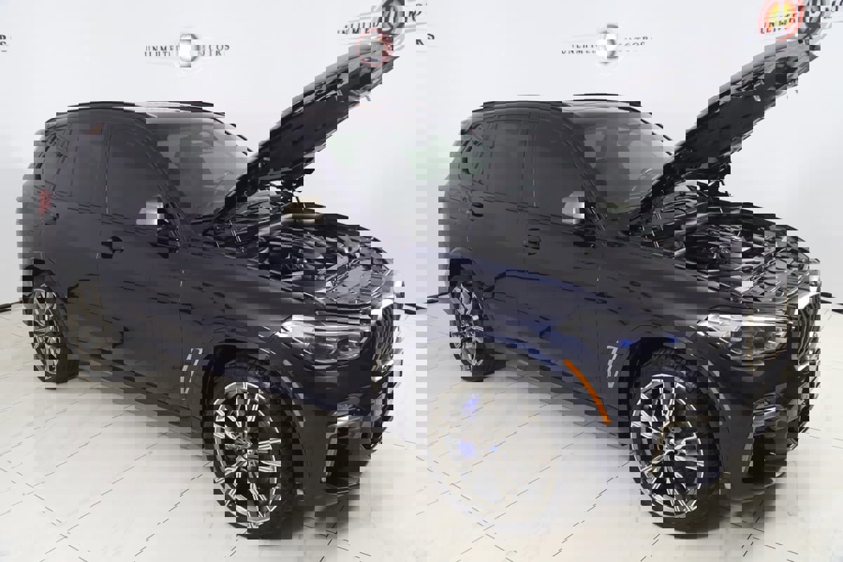 Used 2021 BMW X5 M50i image 24