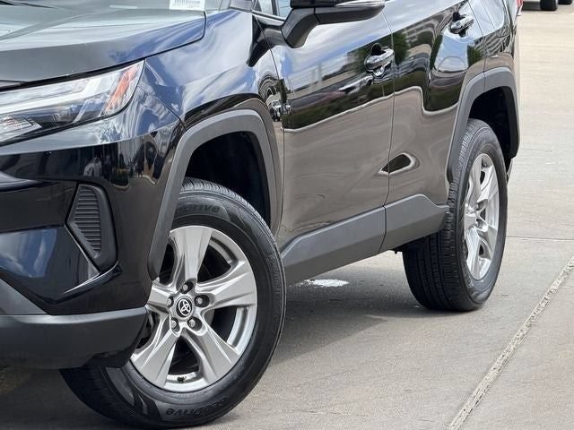 Used 2023 Toyota RAV4 XLE AWD/4WD image 3