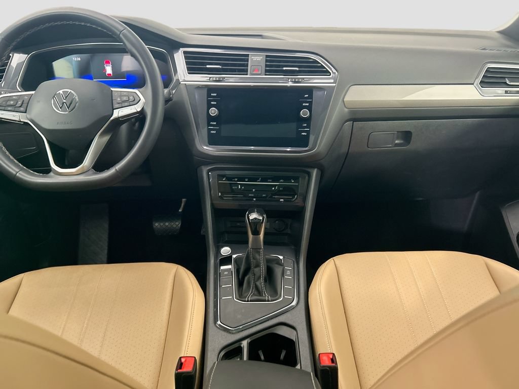 Used 2023 Volkswagen Tiguan SE w/ Panoramic Sunroof Package FWD image 13