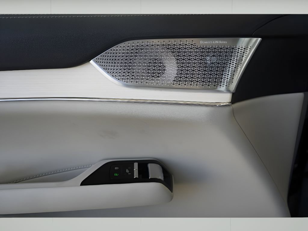 New 2025 Volvo EX90 Ultra image 9