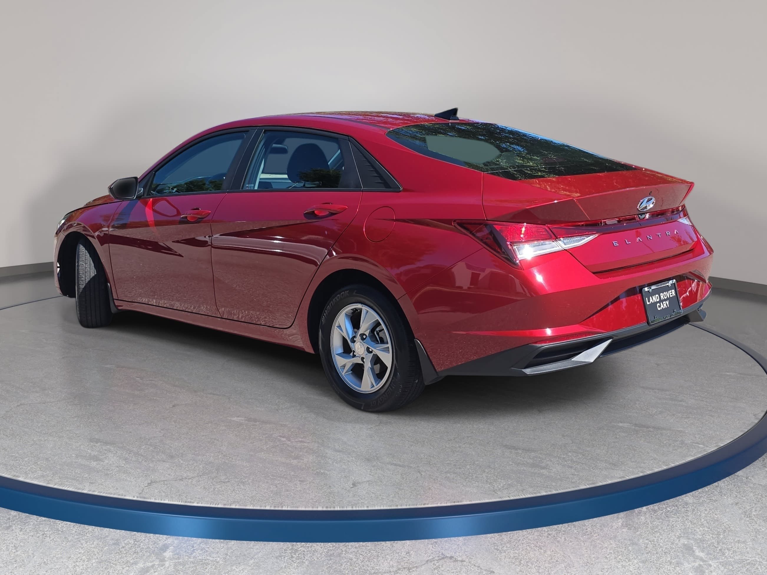 Used 2023 Hyundai Elantra SE FWD image 7