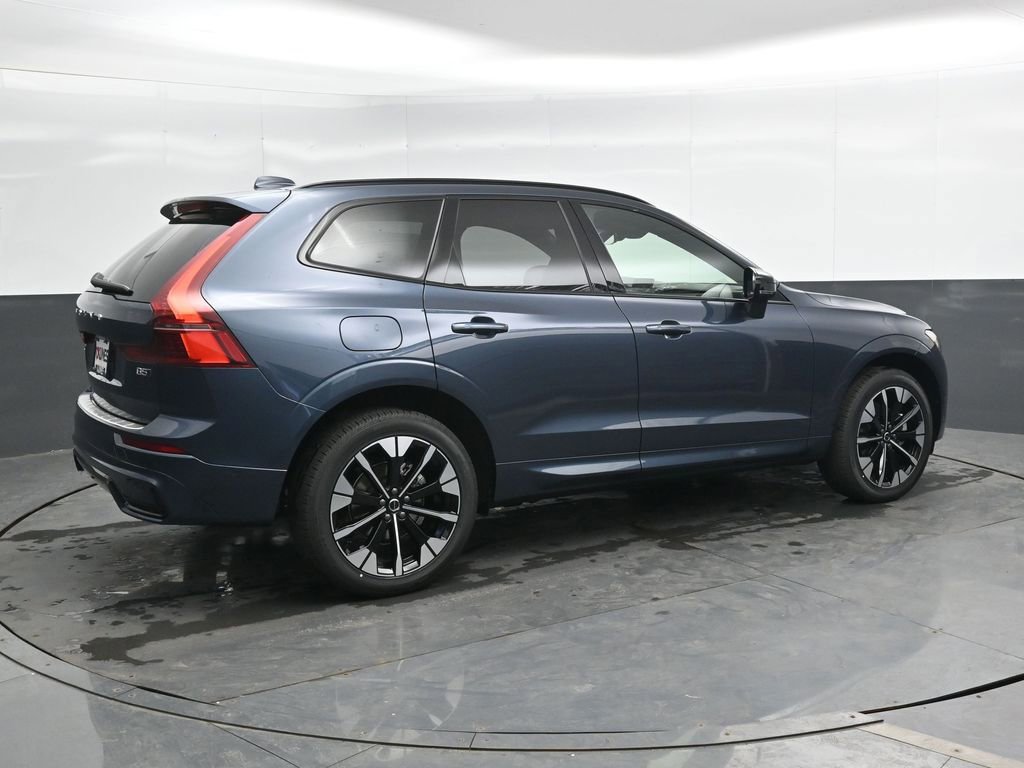 New 2026 Volvo XC60 B5 Plus w/ Climate Package AWD/4WD image 2