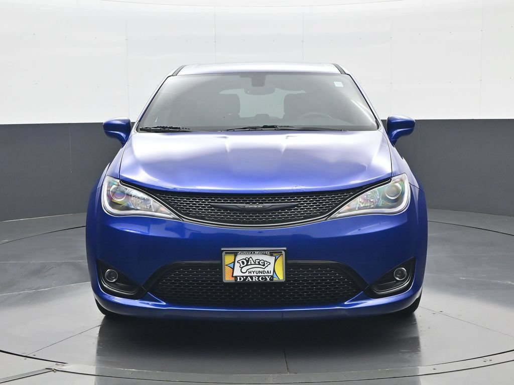 Used 2019 Chrysler Pacifica Touring Plus w/ S Appearance Package FWD image 3