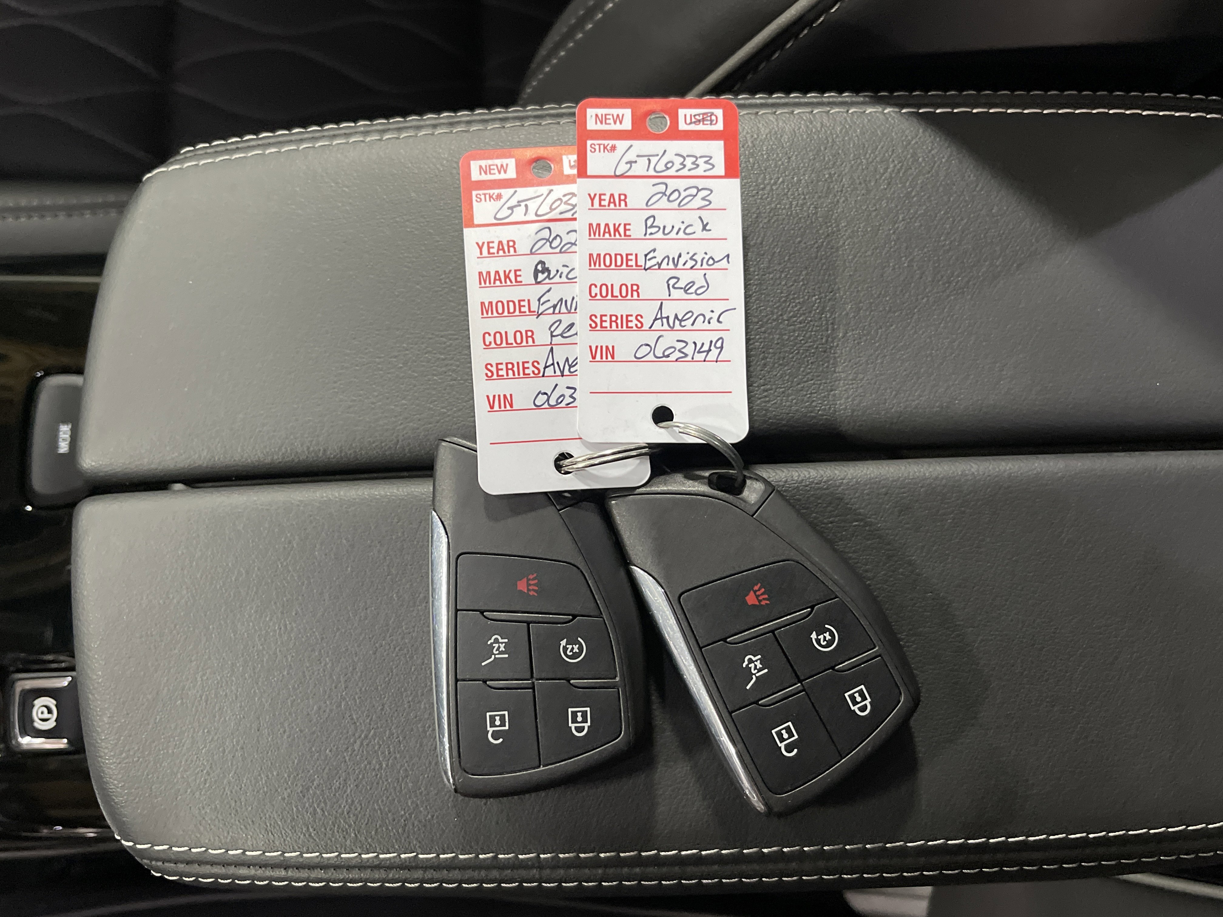 Used 2023 Buick Envision Avenir image 27