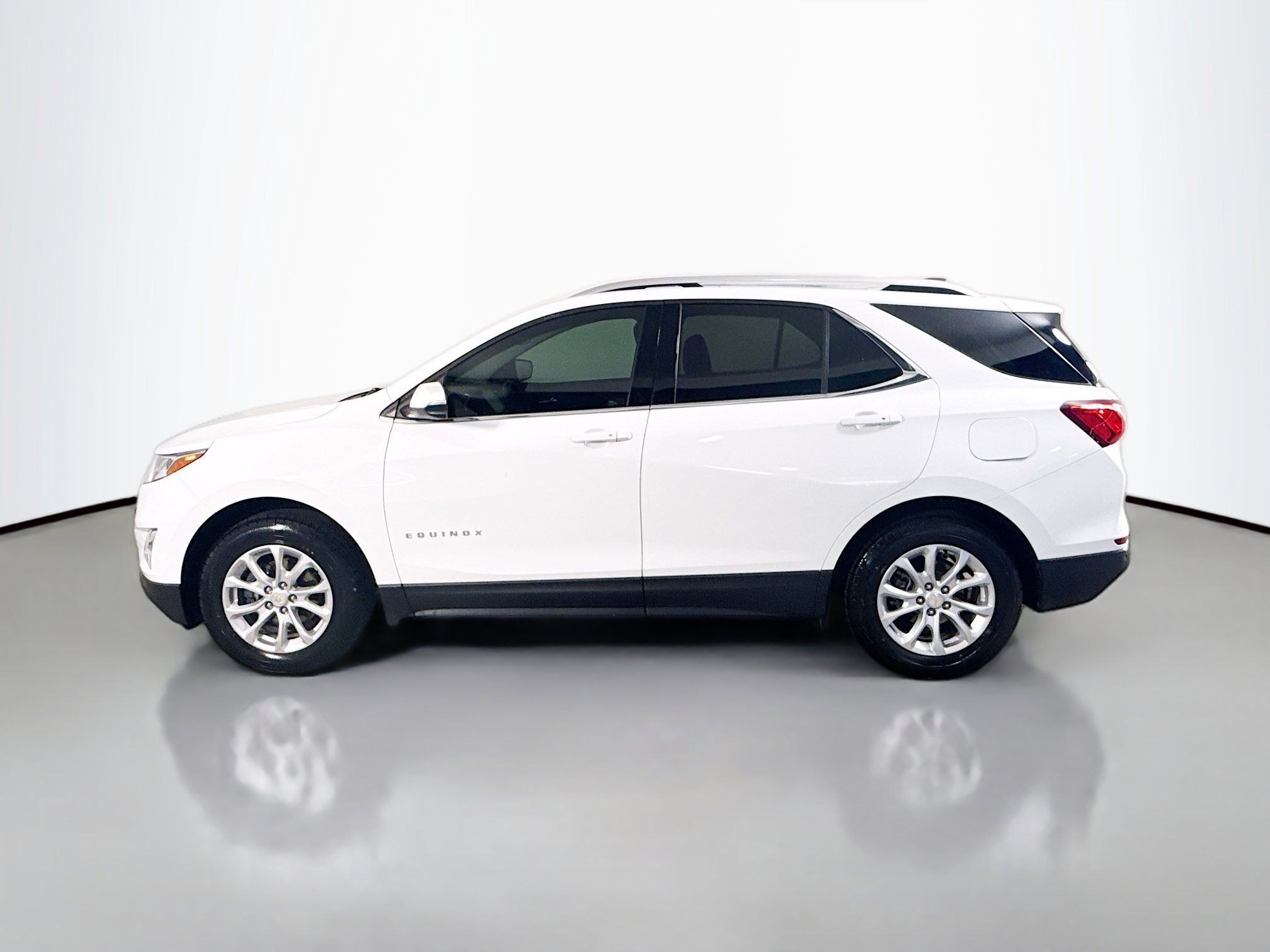 Used 2018 Chevrolet Equinox LT w/ Sun & Infotainment Package FWD image 6
