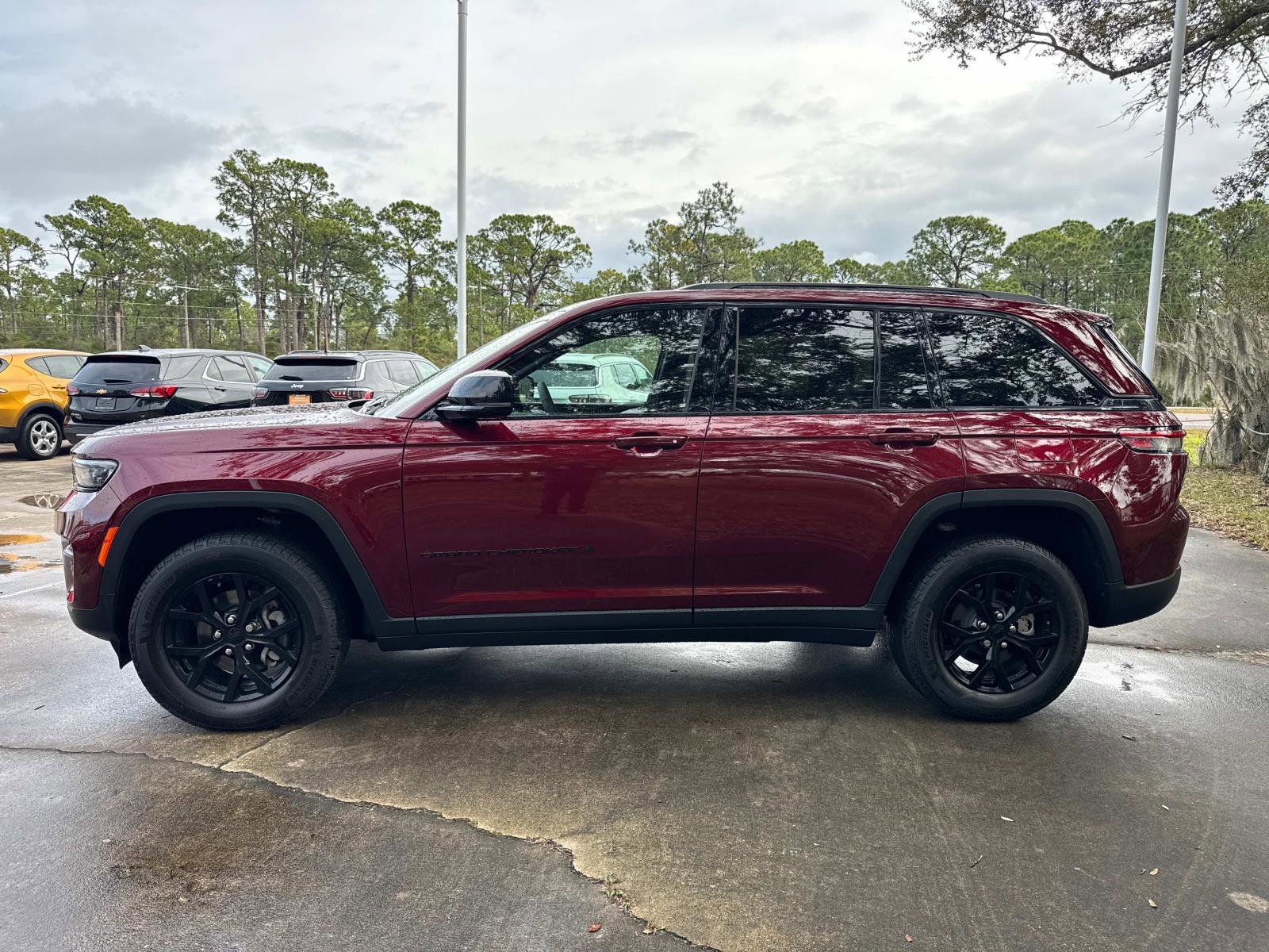 Certified 2025 Jeep Grand Cherokee Altitude image 6