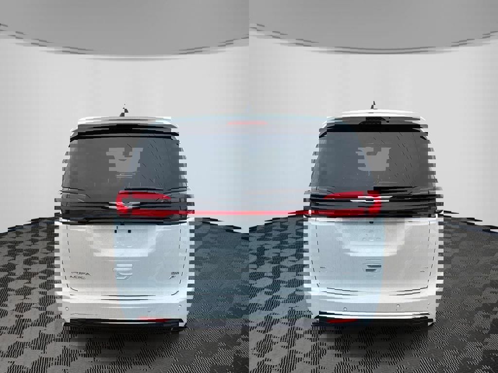 New 2026 Chrysler Pacifica Select AWD/4WD image 3
