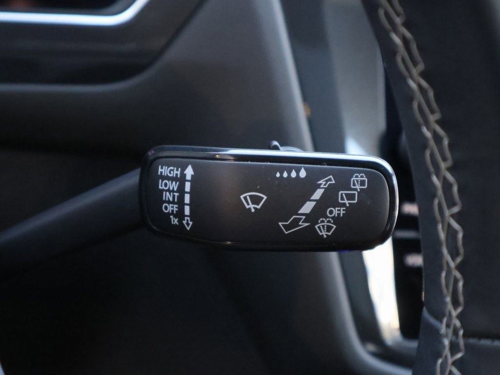 Used 2022 Volkswagen Tiguan SE w/ Panoramic Sunroof Package image 35