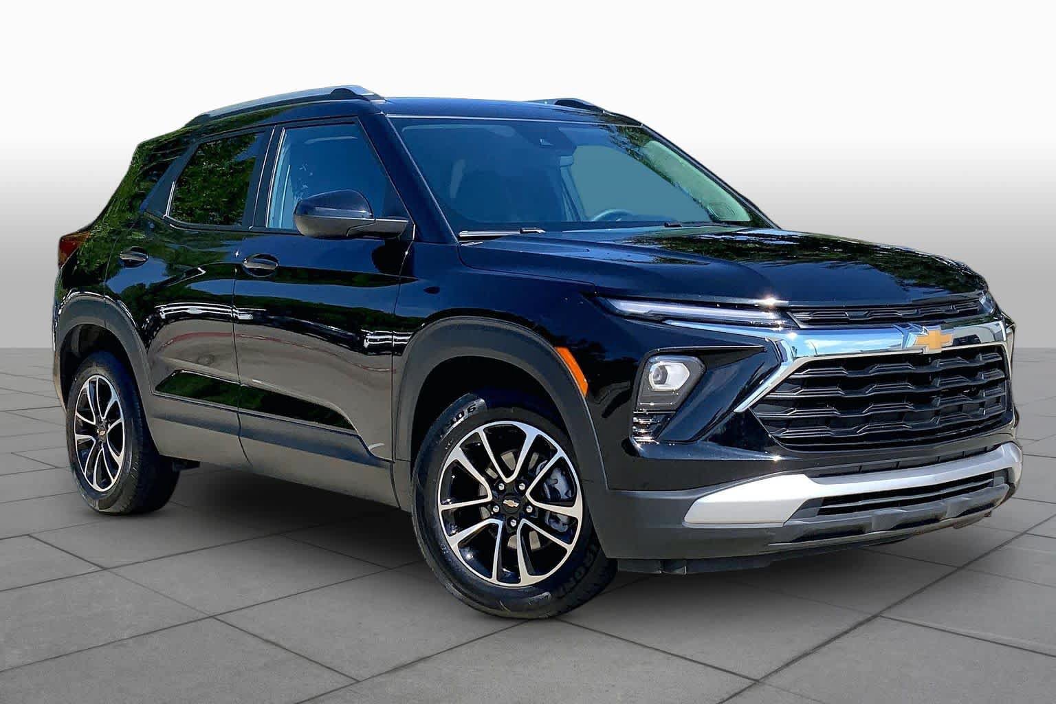 Used 2025 Chevrolet TrailBlazer LT FWD image 3