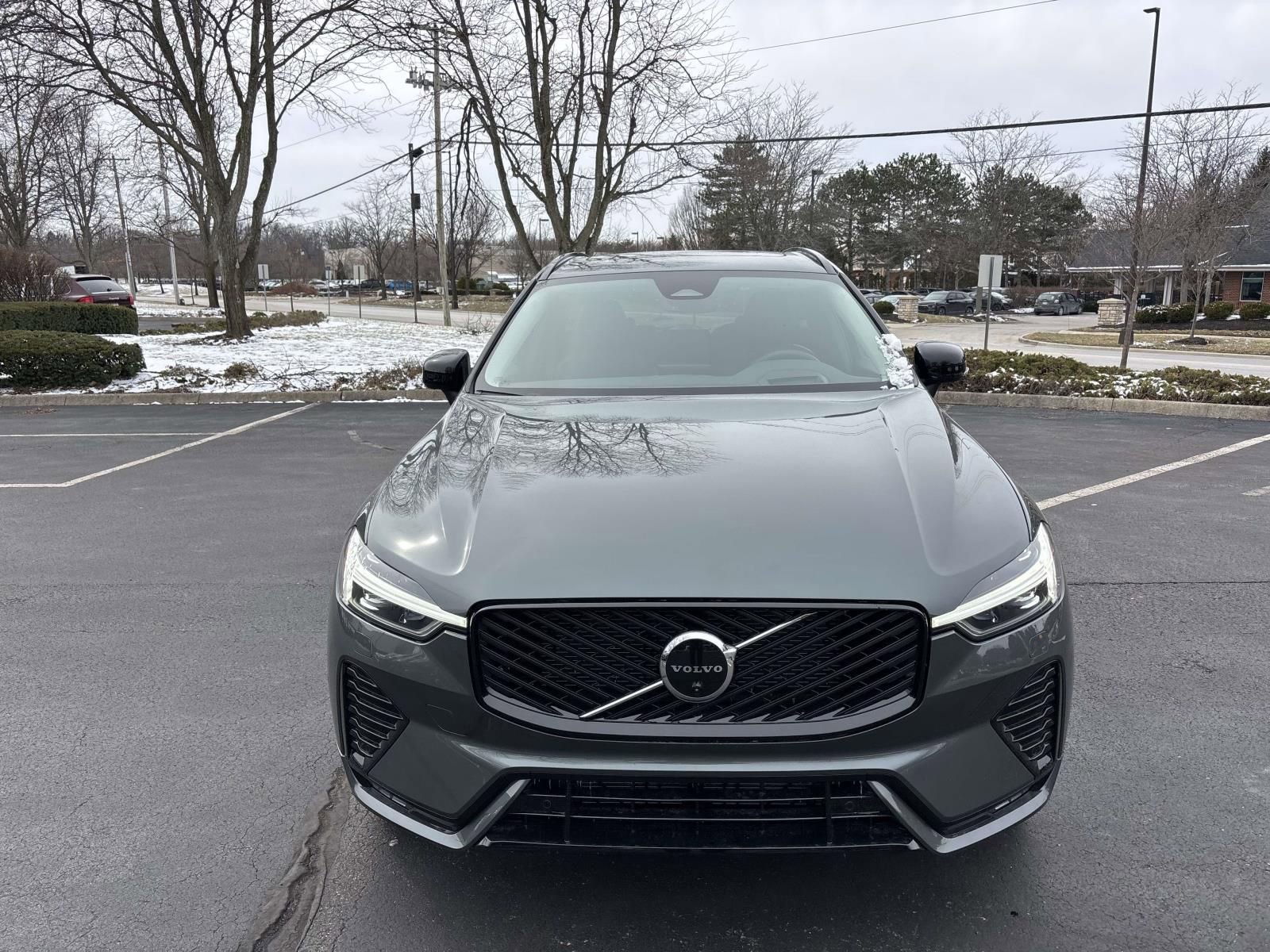 New 2026 Volvo XC60 B5 Ultra w/ Protection Package Premier image 2