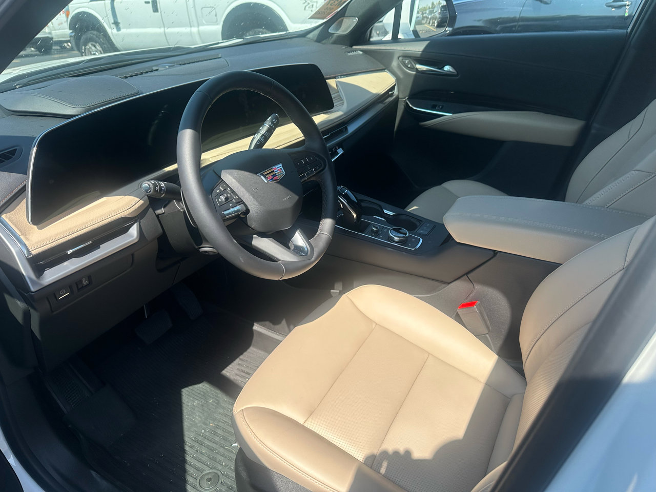 Used 2025 Cadillac XT4 Premium Luxury w/ Technology Package image 10