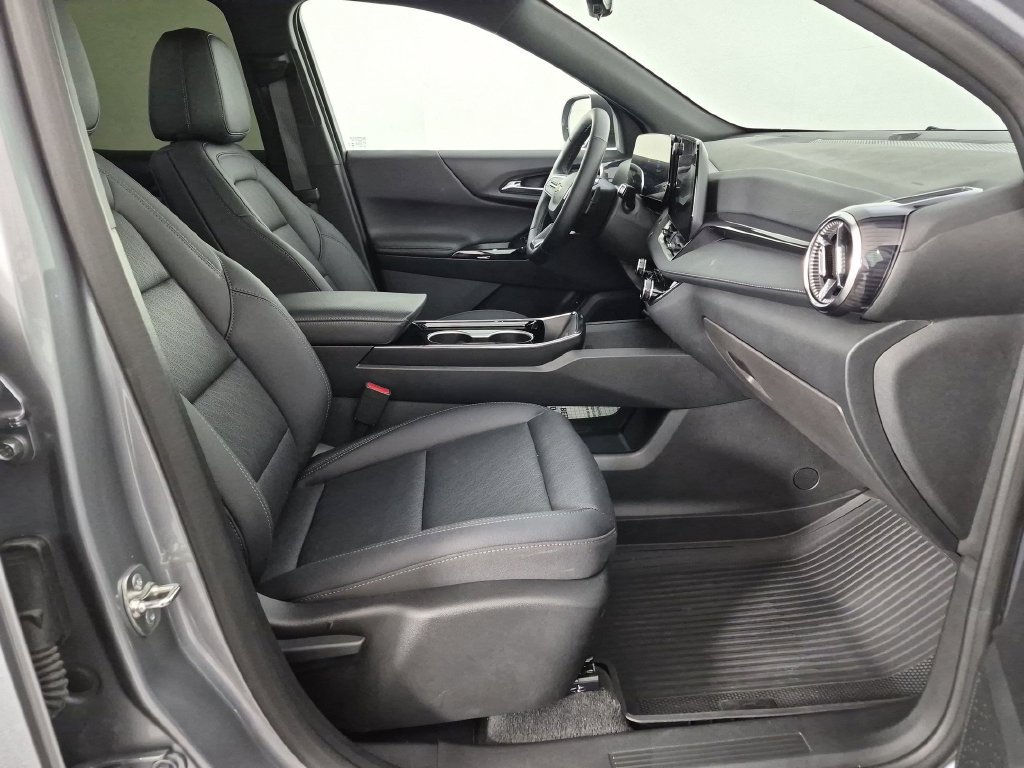 Used 2025 Chevrolet Equinox LT w/ Convenience Package II FWD image 37