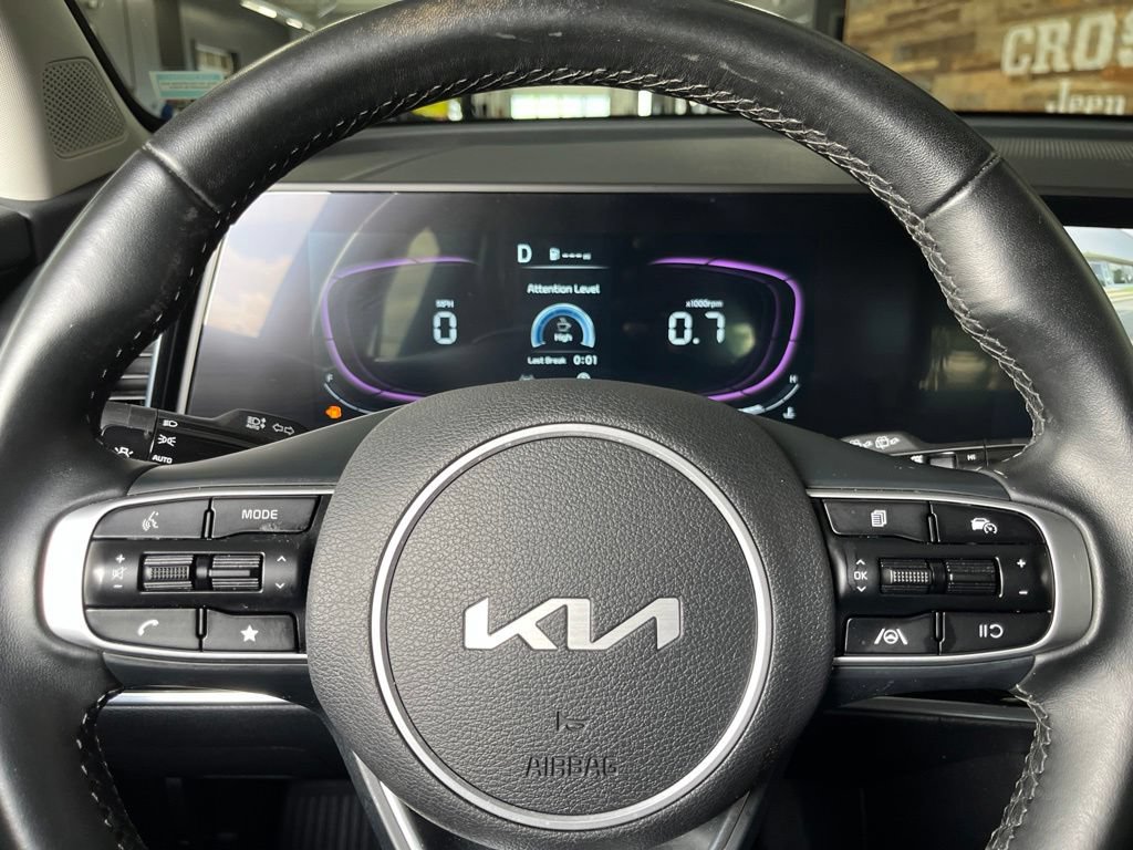 Used 2025 Kia Sportage EX FWD image 24