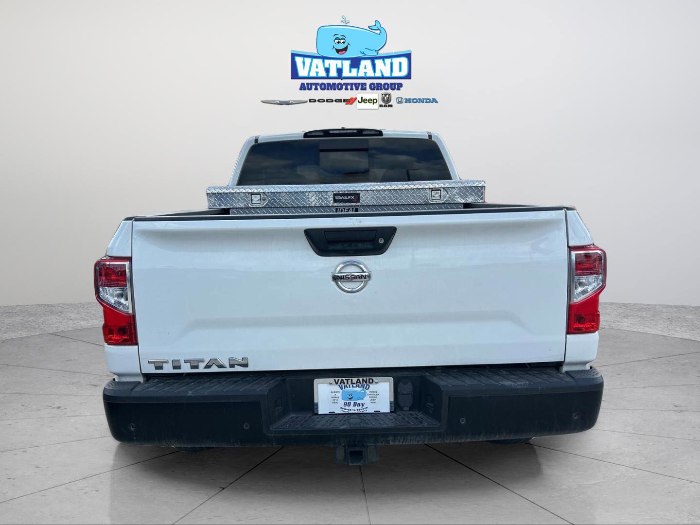 Used 2022 Nissan Titan S image 5