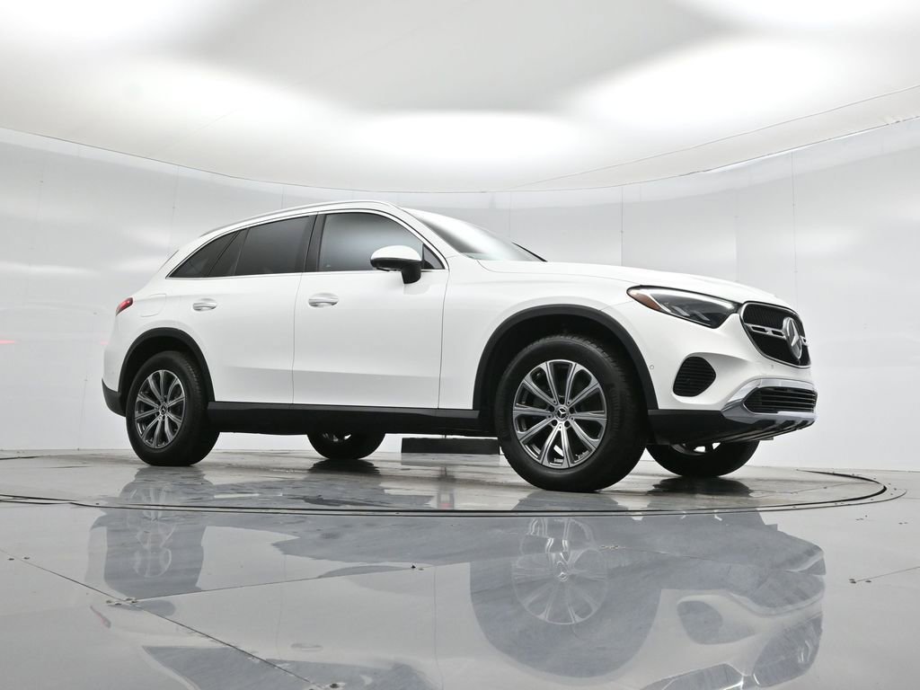 Used 2024 Mercedes-Benz GLC 300 image 3