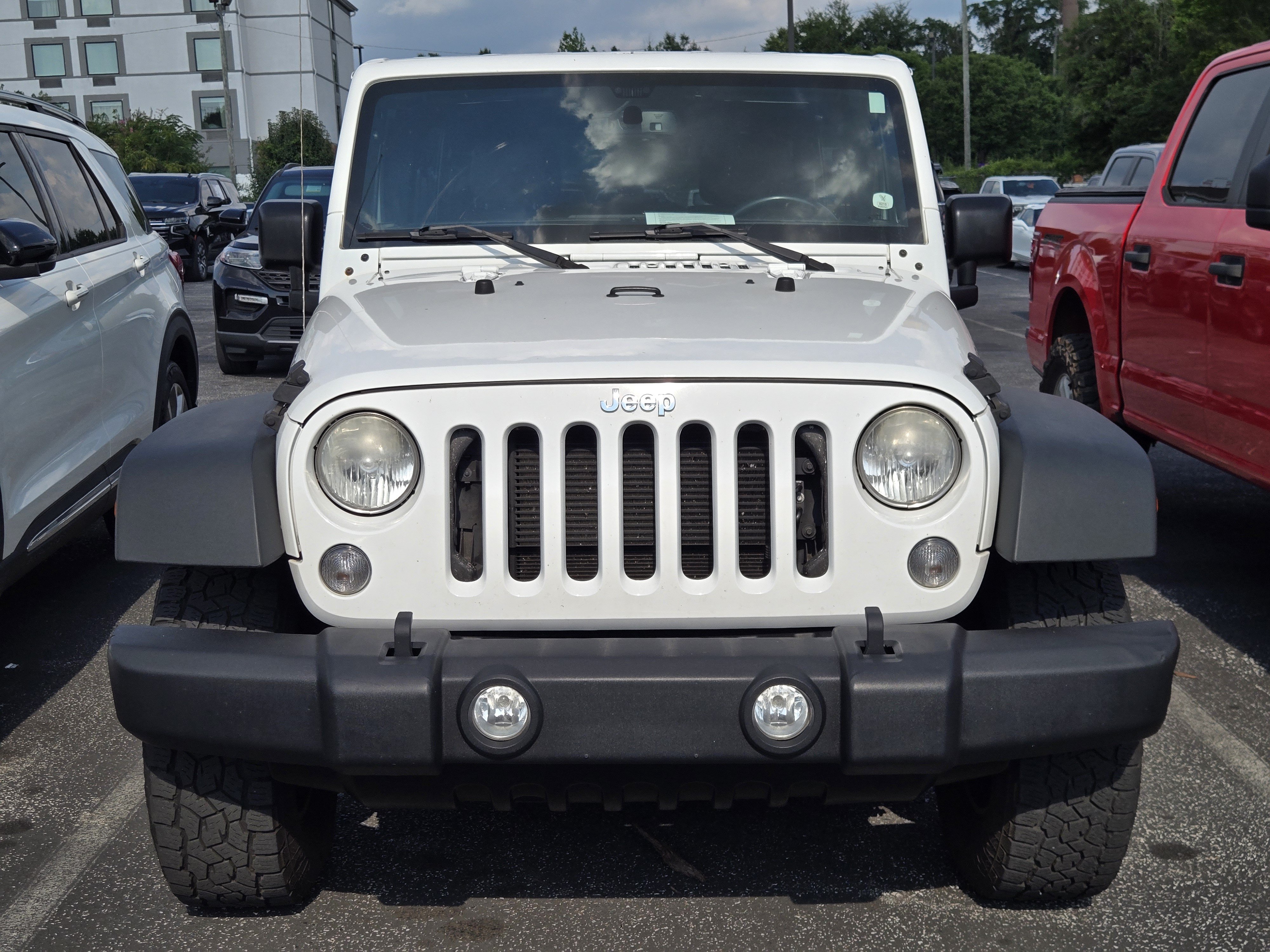Used 2015 Jeep Wrangler Unlimited Rubicon w/ Connectivity Group AWD/4WD image 2