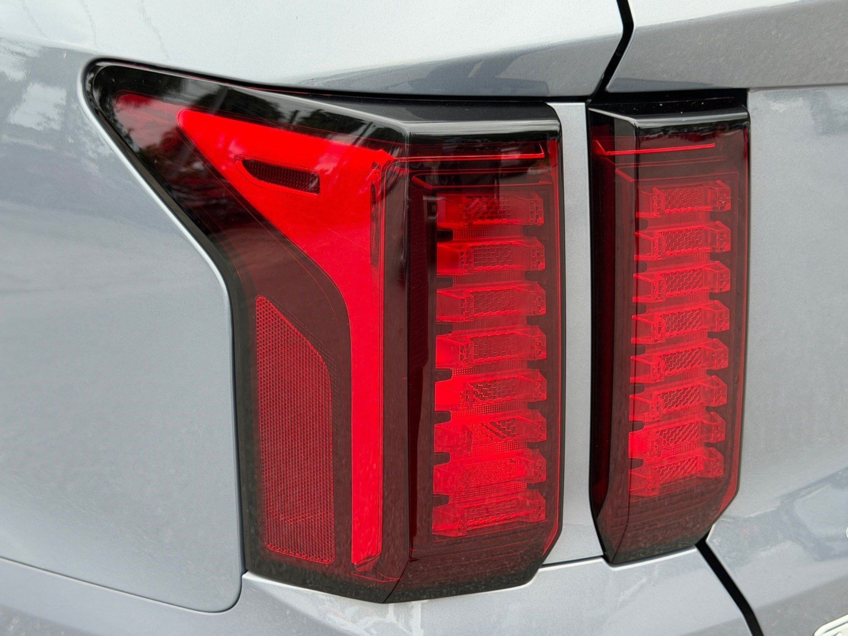 Certified 2023 Kia Sorento S FWD image 12